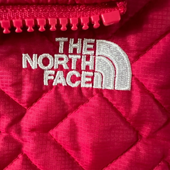 009 The North Face Quilted Vest - Picture 7 of 7